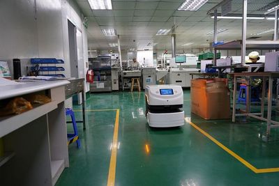 蝸牛潔霸清潔機器人 解放雙手，一機即凈，智能攝像新體驗